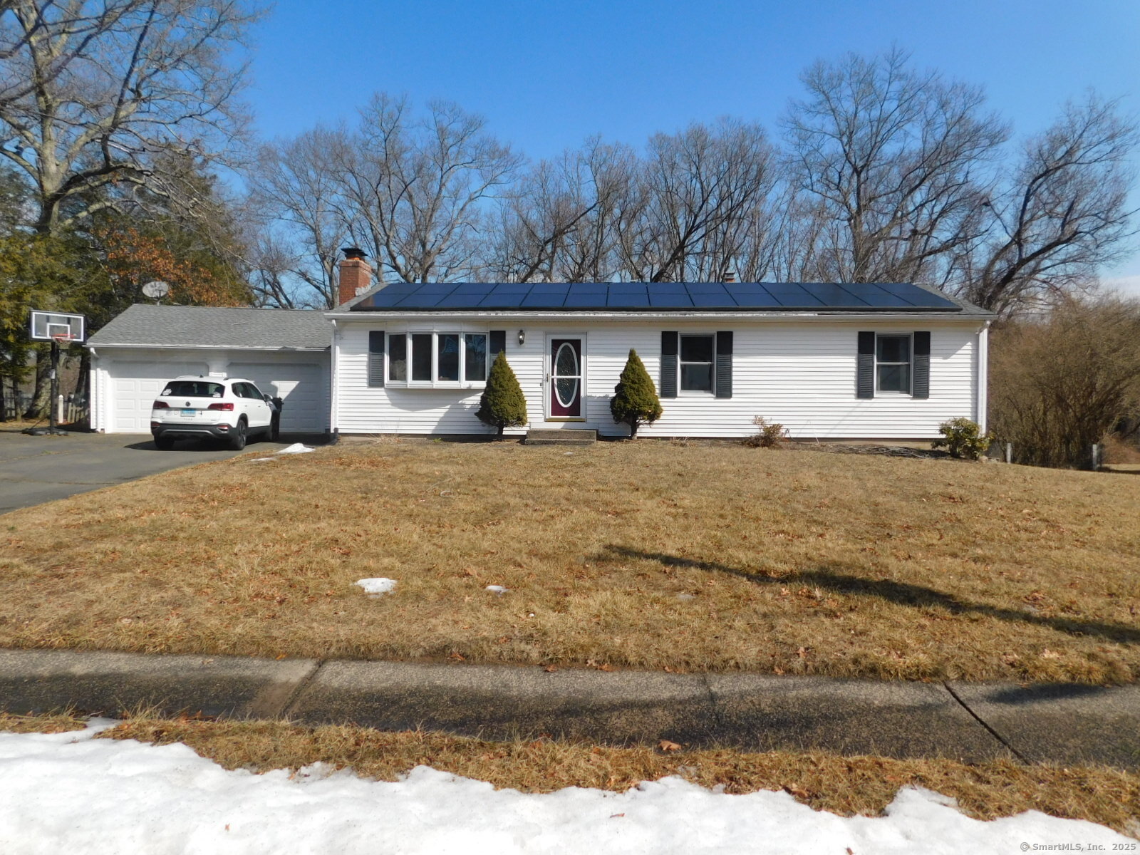 Hitchcock Road, Southington, Connecticut - 3 Bedrooms  
2 Bathrooms  
5 Rooms - 