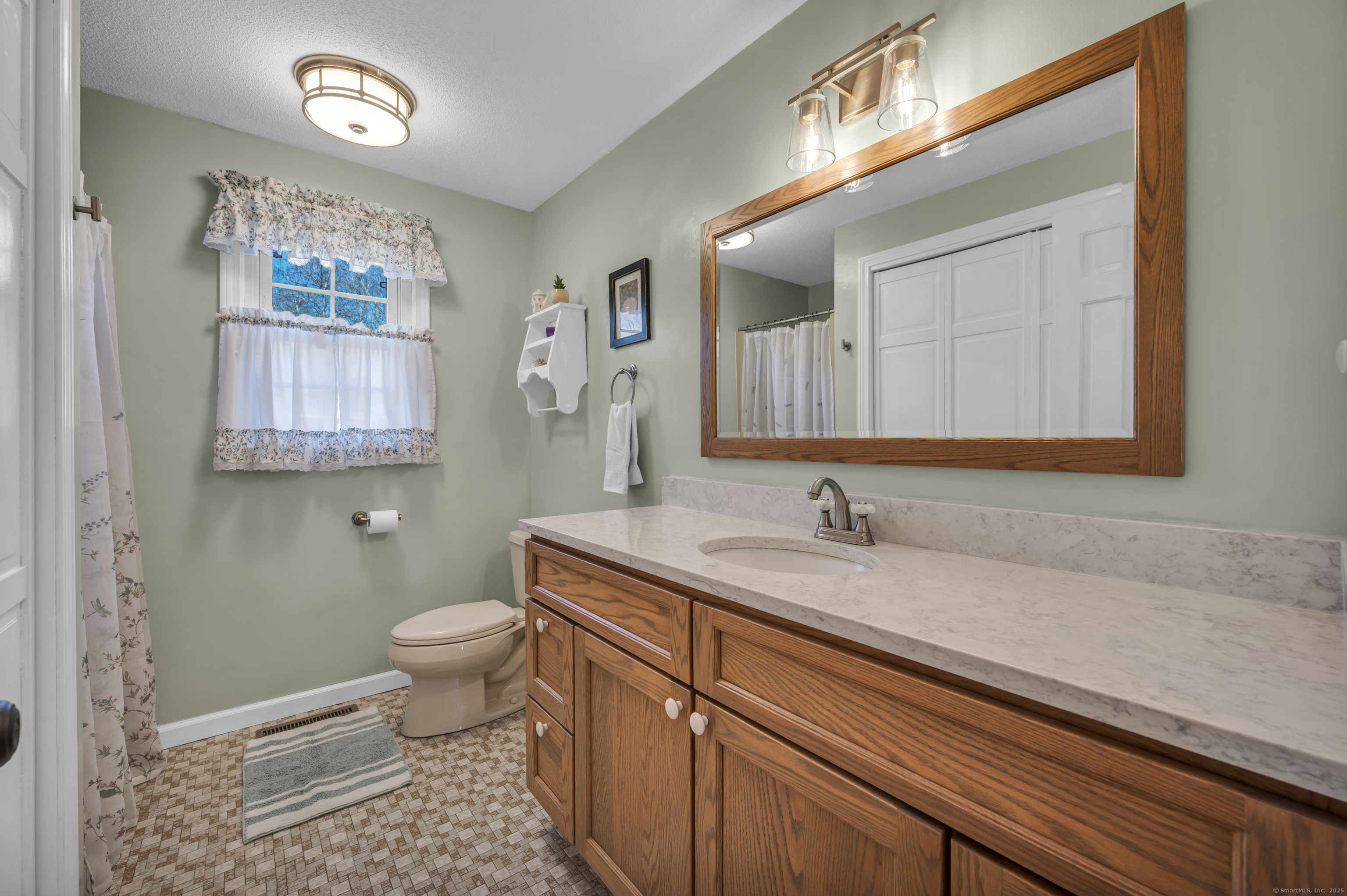 8 Wisk Key Wind Road, Wallingford, Connecticut image 19