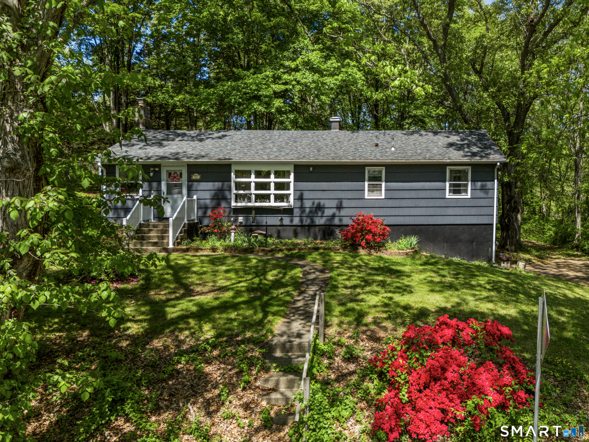 121 River Road