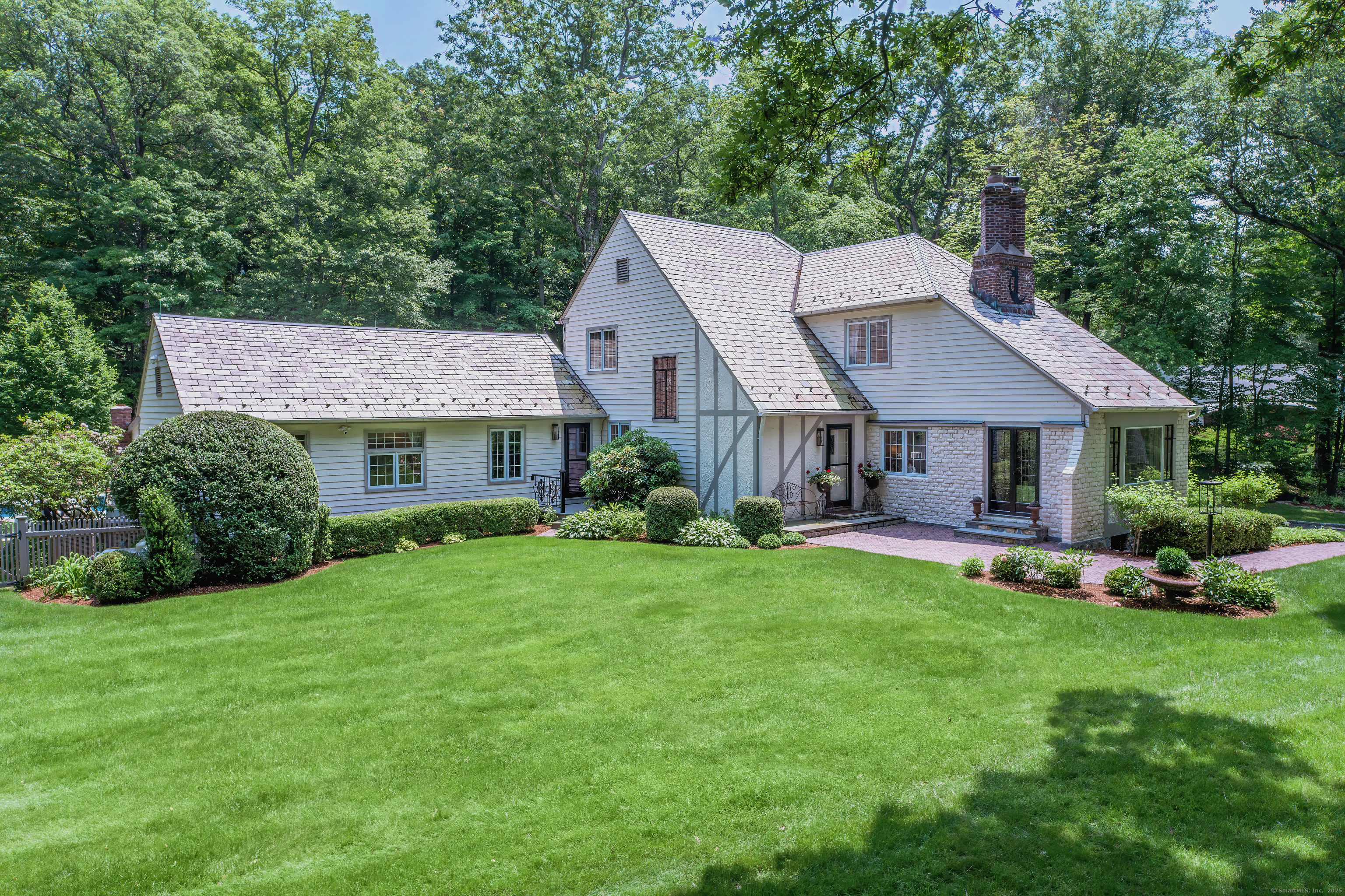 Property for Sale at New Canaan Road, Wilton, Connecticut - Bedrooms: 4 
Bathrooms: 4.5 
Rooms: 10  - $1,690,000