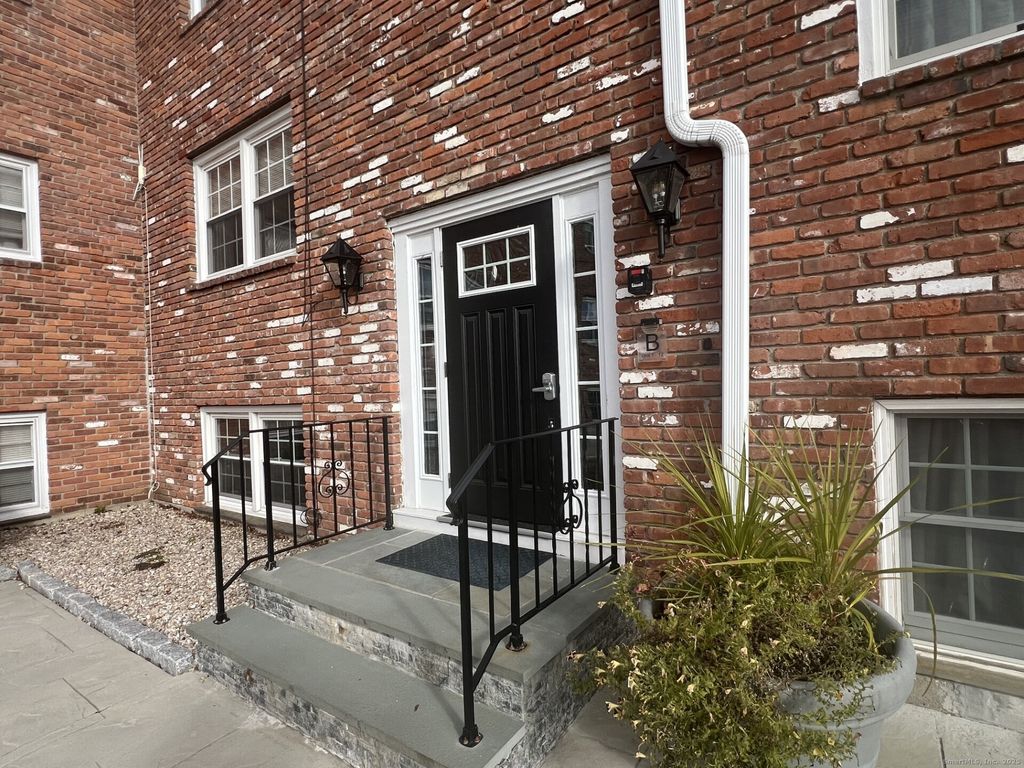 Photo of 12 Terrace Place #11, New Milford, CT 06776 (MLS # 24143610)