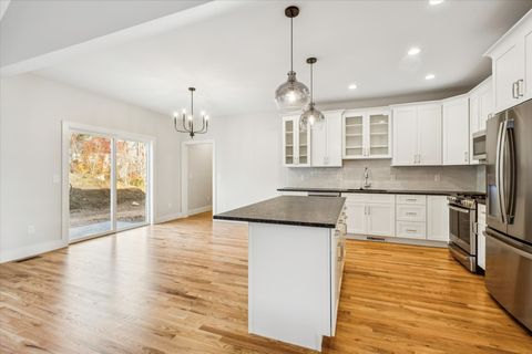 Tiny photo for 41 Applegate Lane #41, Canton, CT 06019 (MLS # 24137921)