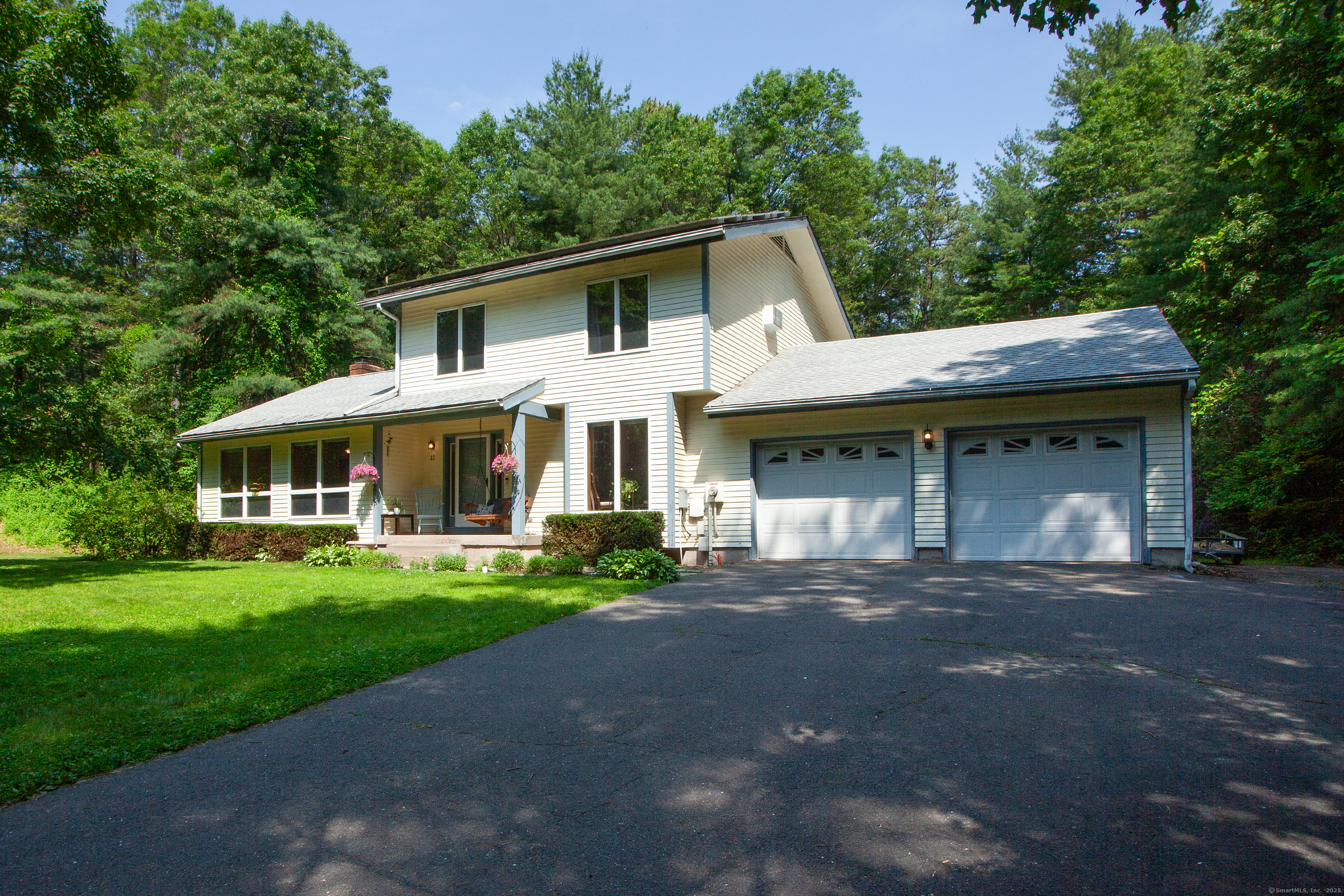 Property for Sale at Pine Hill Drive, Granby, Connecticut - Bedrooms: 5 
Bathrooms: 4 
Rooms: 8  - $399,900