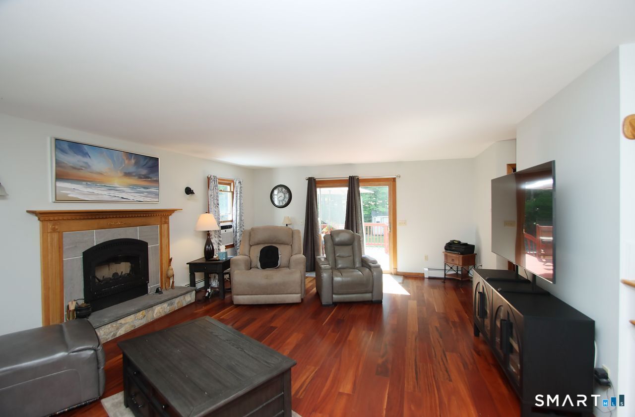 34 Sherry Lane