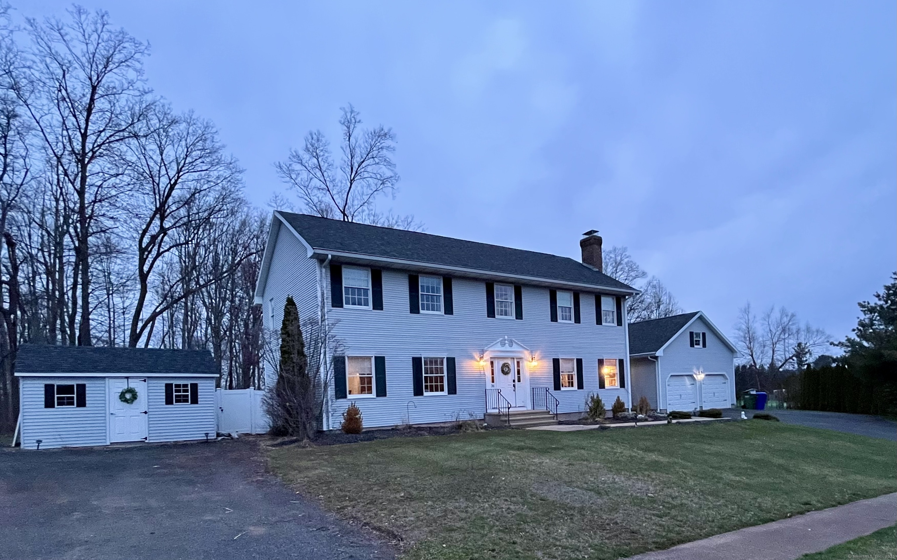 Property for Sale at Mcgrath Drive, Middletown, Connecticut - Bedrooms: 4 
Bathrooms: 4 
Rooms: 9  - $580,000