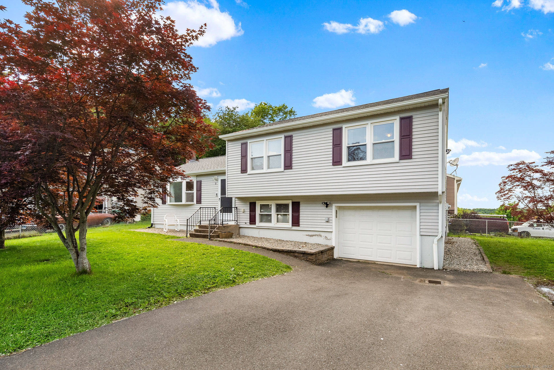 Property for Sale at Roberta Drive, Middletown, Connecticut - Bedrooms: 3 
Bathrooms: 2 
Rooms: 7  - $380,000