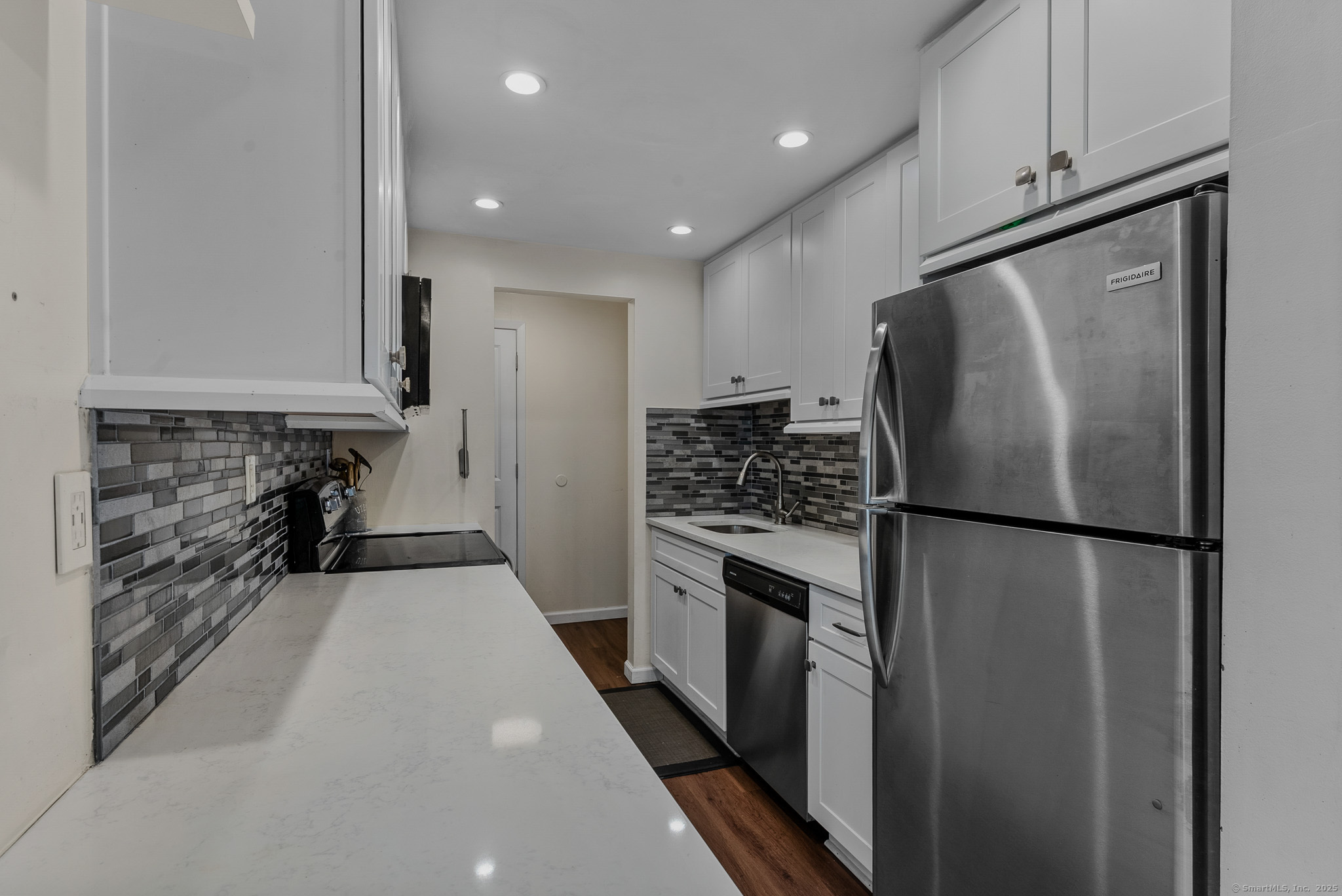 85 Riverside Avenue APT F1
