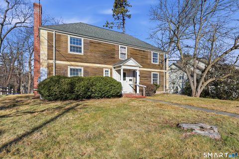 Photo of 38 Roberts Lane, West Hartford, CT 06107 (MLS # 24145462)