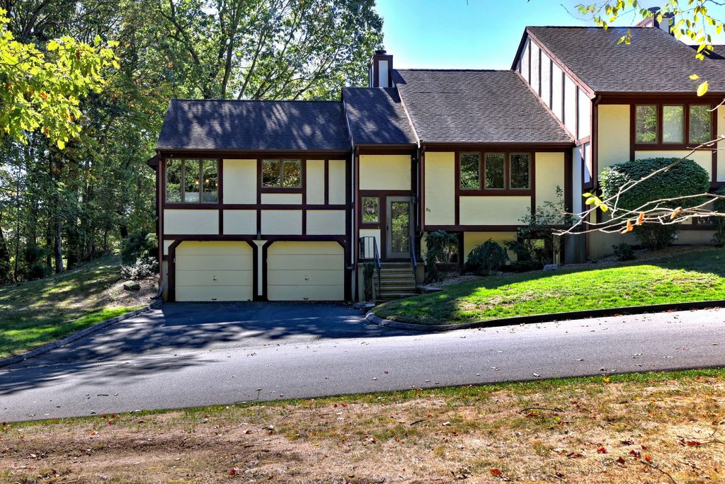 Photo of 690 Forest Road #511, West Haven, CT 06516 (MLS # 24130700)