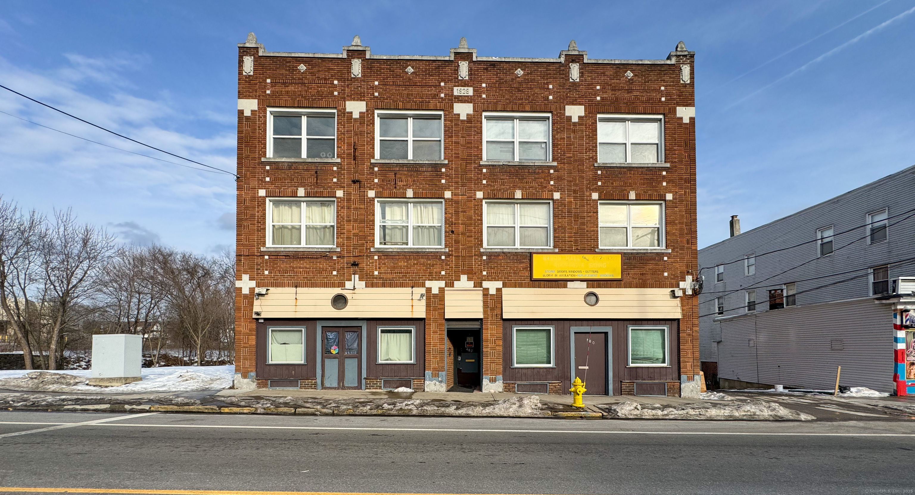 482 Main Street