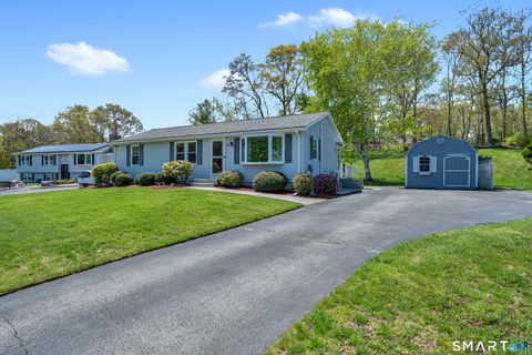 Photo of 24 Kingfisher Way, Waterford, CT 06385 (MLS # 24174798)