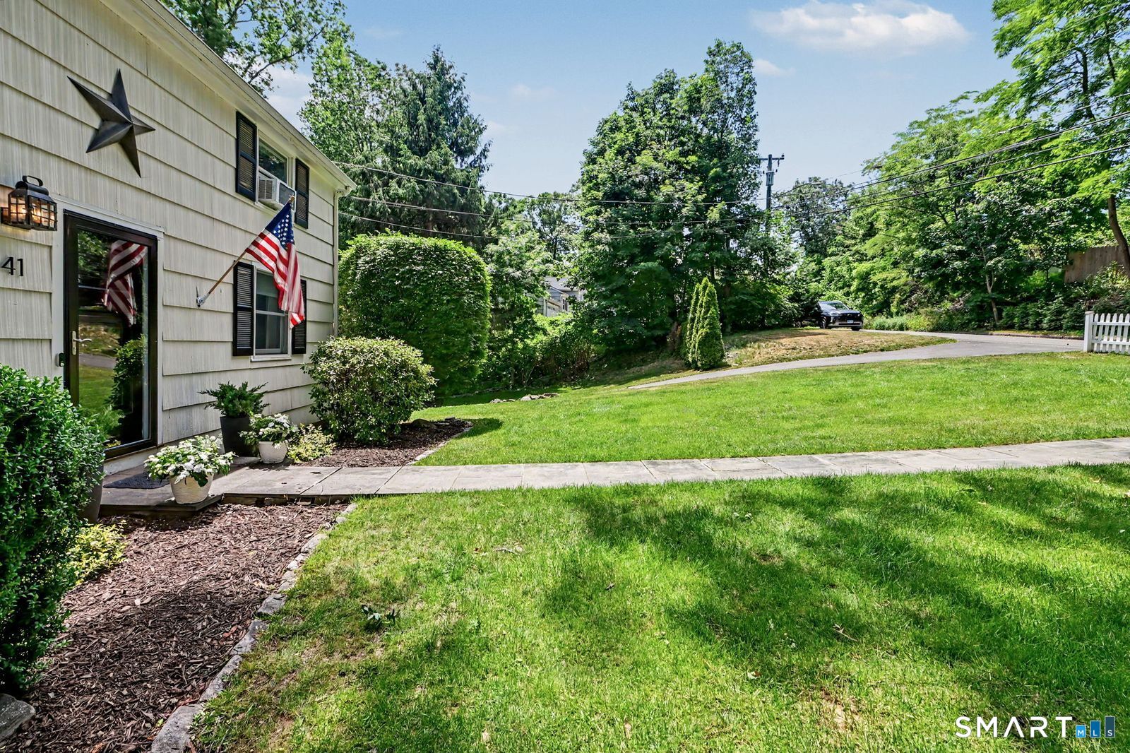 41 Ledgewood Drive