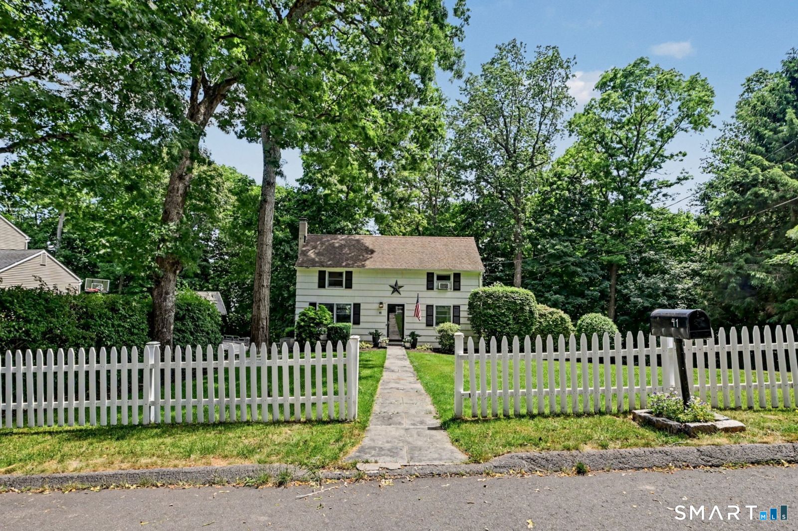 41 Ledgewood Drive