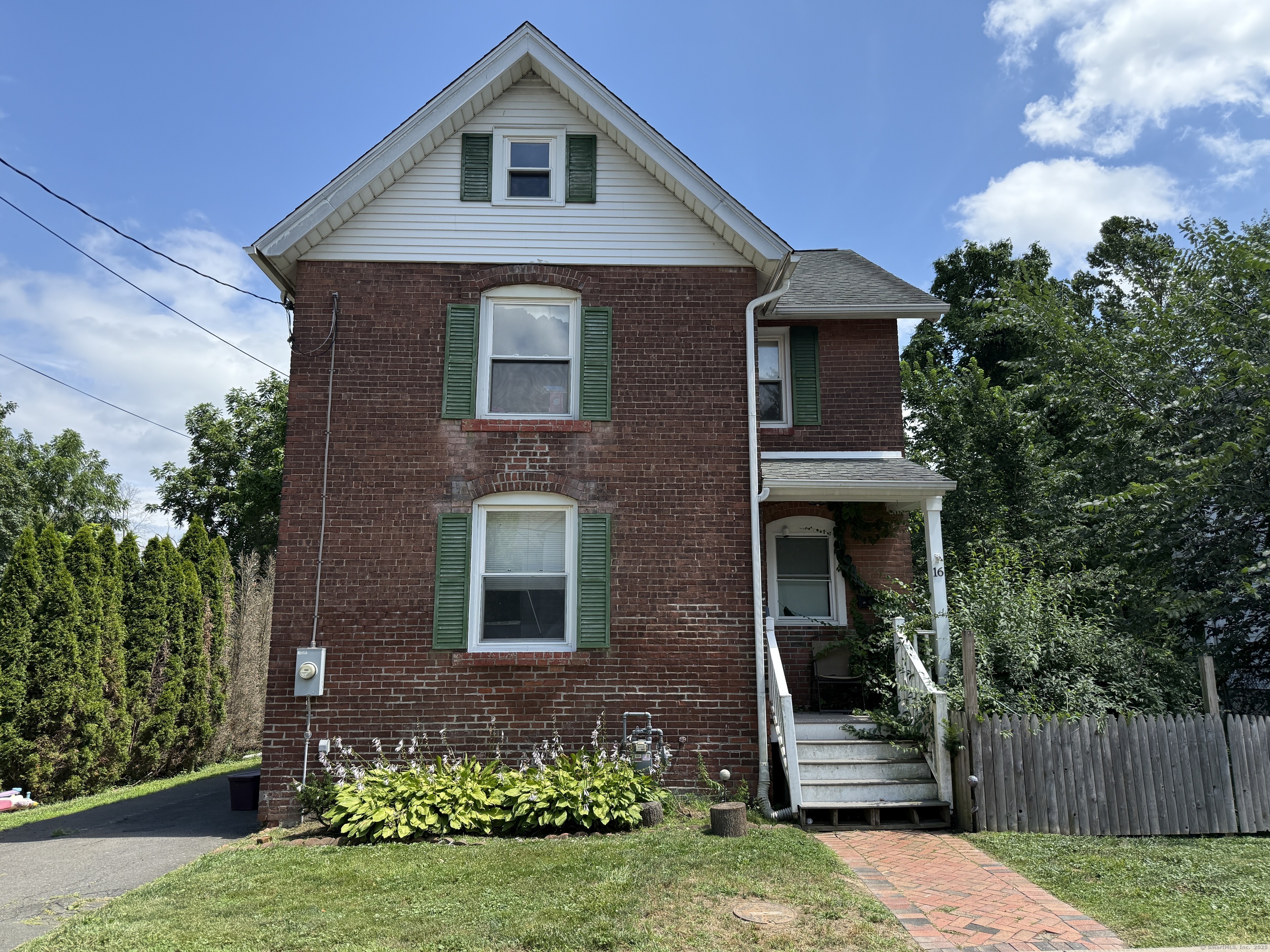 16 Brown Avenue