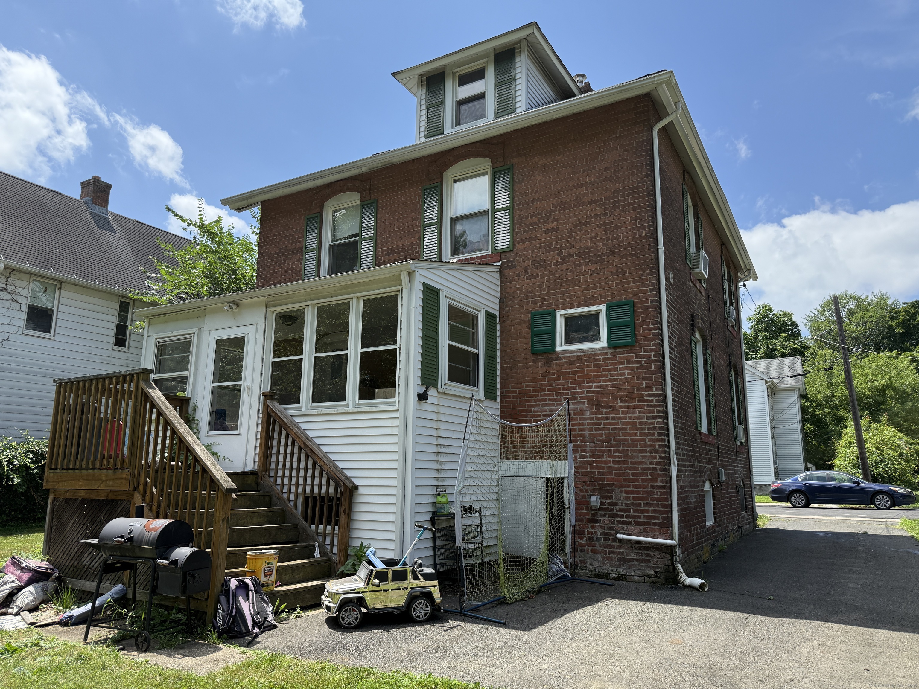 16 Brown Avenue