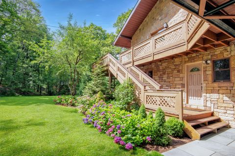 Tiny photo for 10 Hillcrest Court, Ridgefield, CT 06877 (MLS # 24114294)