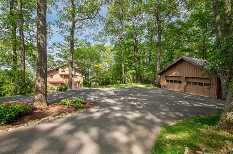 Tiny photo for 10 Hillcrest Court, Ridgefield, CT 06877 (MLS # 24114294)