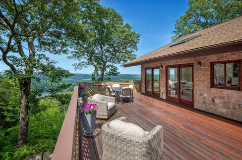 Tiny photo for 10 Hillcrest Court, Ridgefield, CT 06877 (MLS # 24114294)