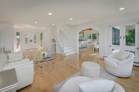 Tiny photo for 10 Hillcrest Court, Ridgefield, CT 06877 (MLS # 24114294)