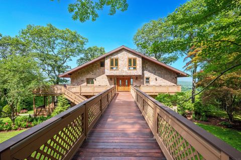 Tiny photo for 10 Hillcrest Court, Ridgefield, CT 06877 (MLS # 24114294)