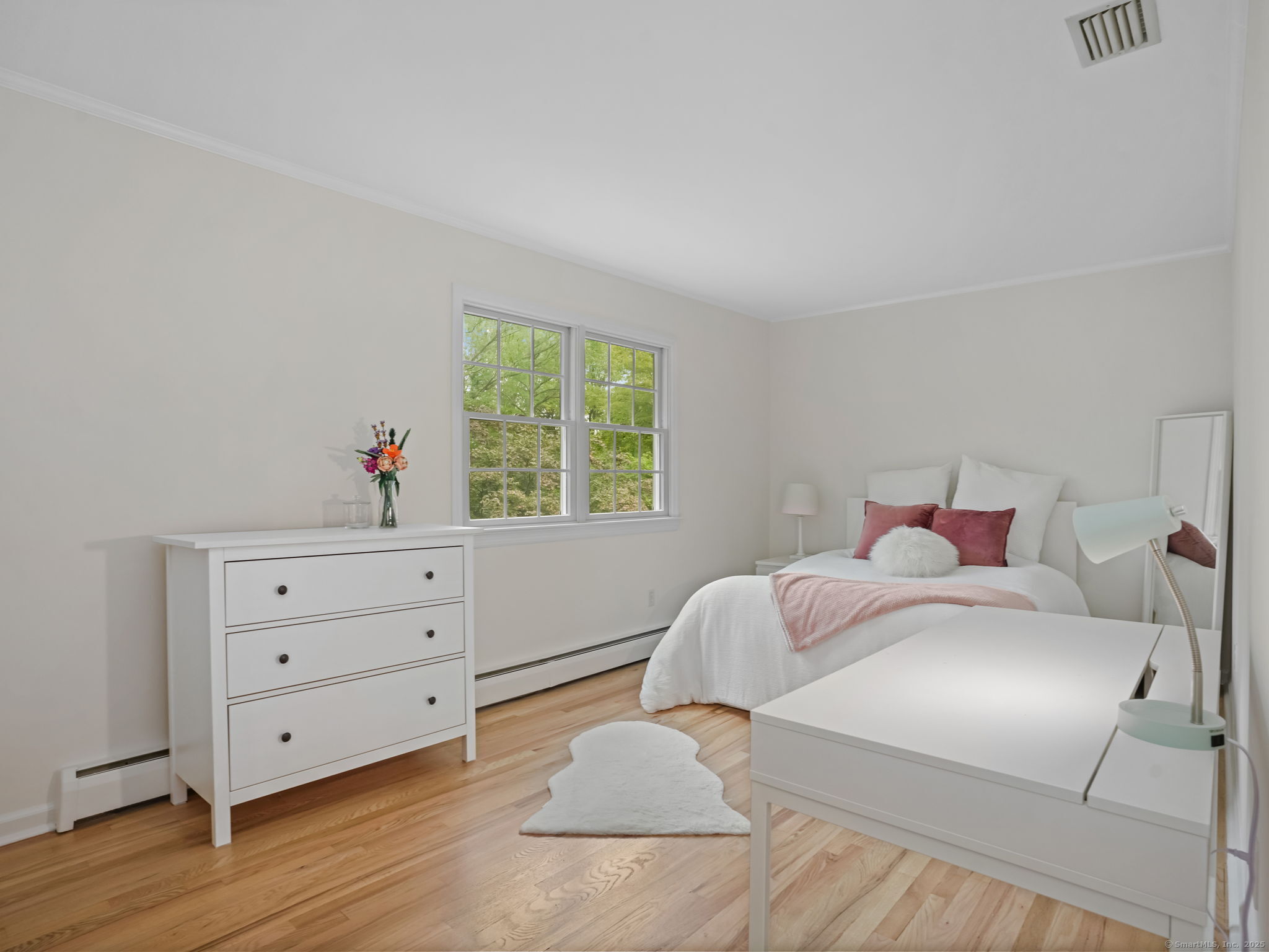 Weston, Connecticut 06883, United States, 4 Bedrooms Bedrooms, ,3 BathroomsBathrooms,Residential,Active,214465