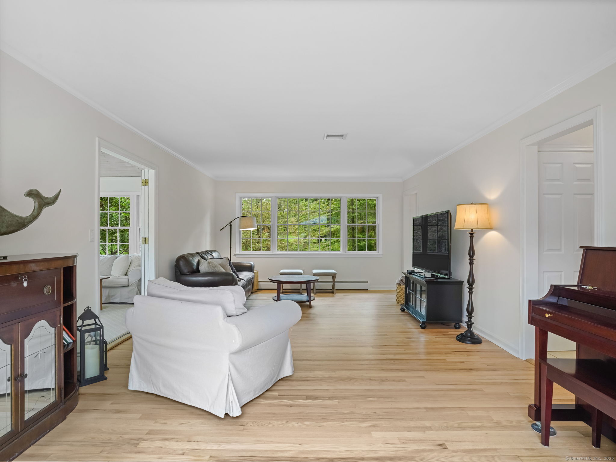 Weston, Connecticut 06883, United States, 4 Bedrooms Bedrooms, ,3 BathroomsBathrooms,Residential,Active,214465