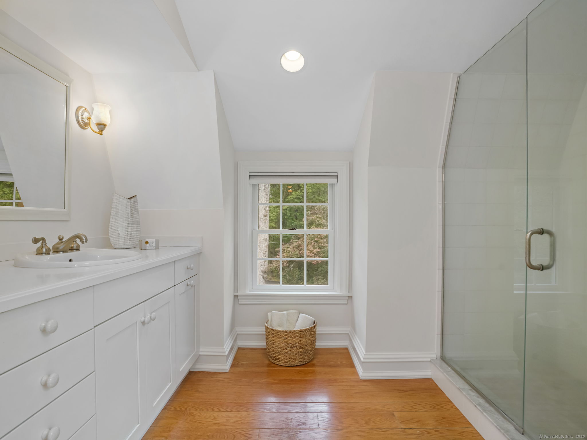 Weston, Connecticut 06883, United States, 4 Bedrooms Bedrooms, ,3 BathroomsBathrooms,Residential,Active,214465