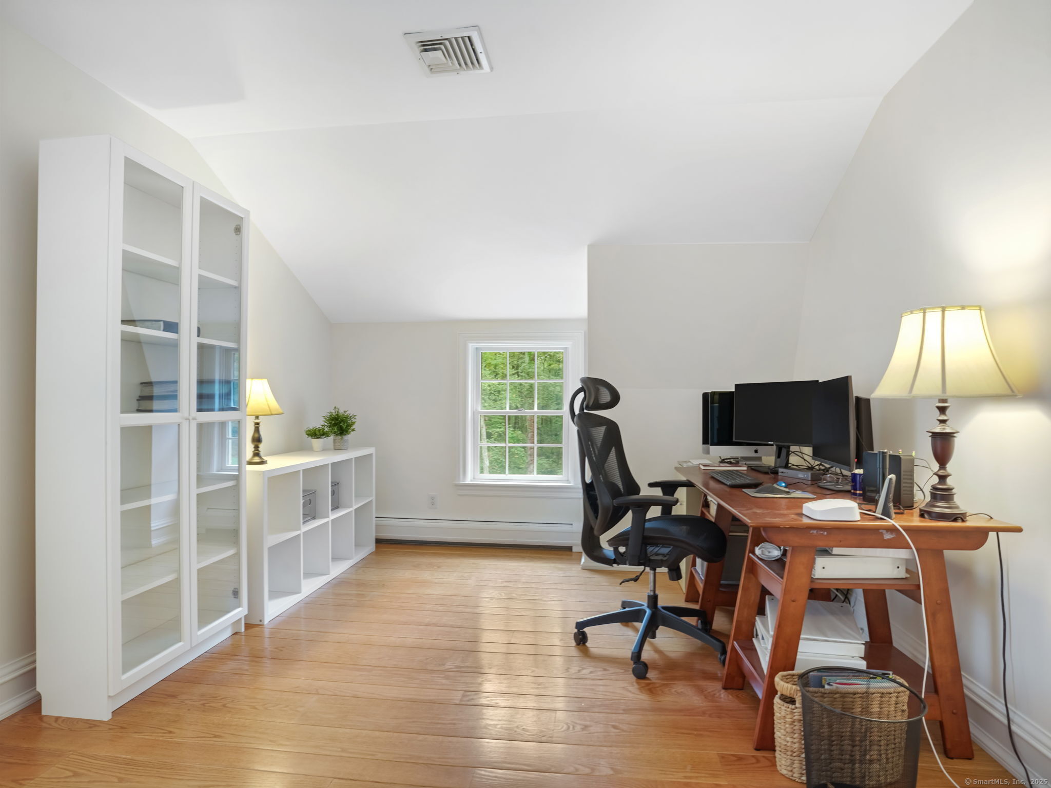 Weston, Connecticut 06883, United States, 4 Bedrooms Bedrooms, ,3 BathroomsBathrooms,Residential,Active,214465