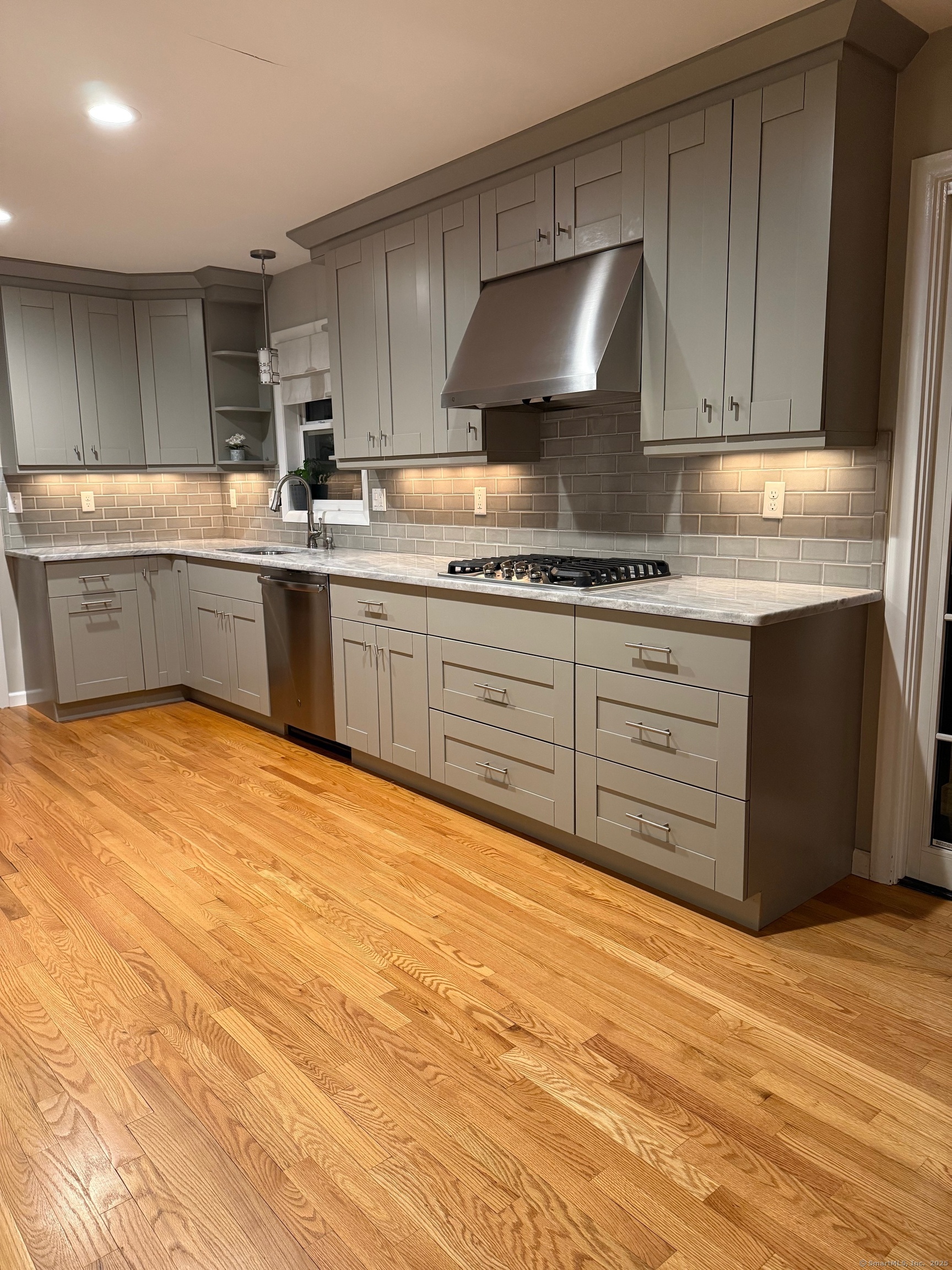 51 Westwood Drive, New Britain, Connecticut image 2