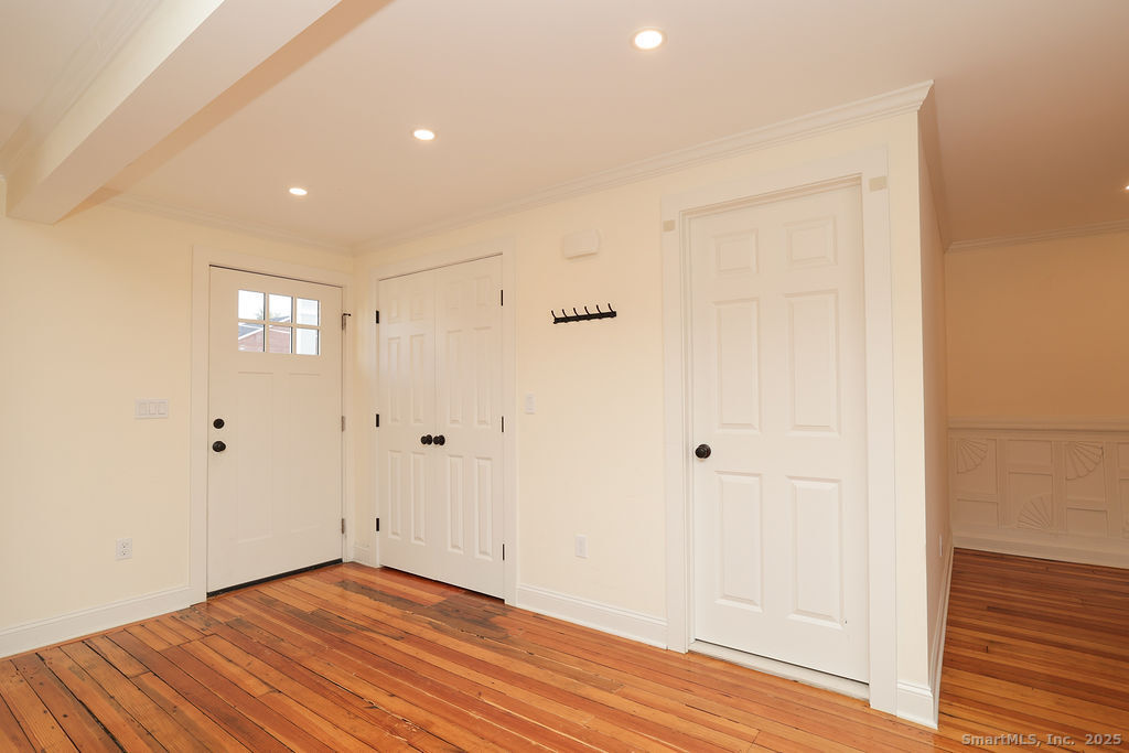 792 Farmington Avenue APT 106