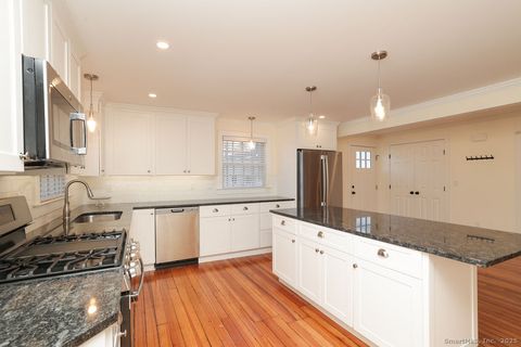 Tiny photo for 792 Farmington Avenue #APT 106, Farmington, CT 06032 (MLS # 24140735)