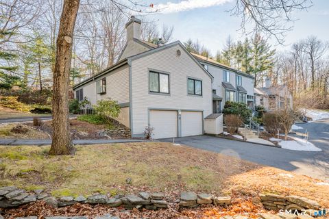Photo of 4 Strathmore Lane #4, Avon, CT 06001 (MLS # 24147446)