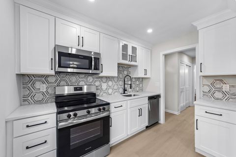 Tiny photo for 180 Glenbrook Road #APT 35, Stamford, CT 06902 (MLS # 24144514)