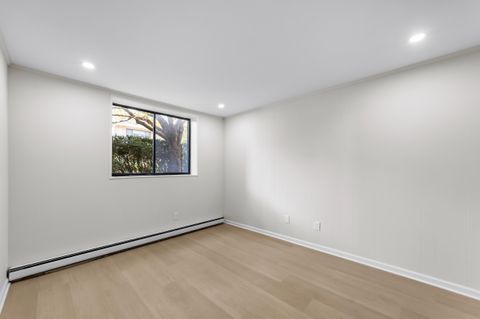 Tiny photo for 180 Glenbrook Road #APT 35, Stamford, CT 06902 (MLS # 24144514)