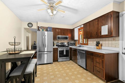 Tiny photo for 10 Willow Street, Oxford, CT 06478 (MLS # 24136632)