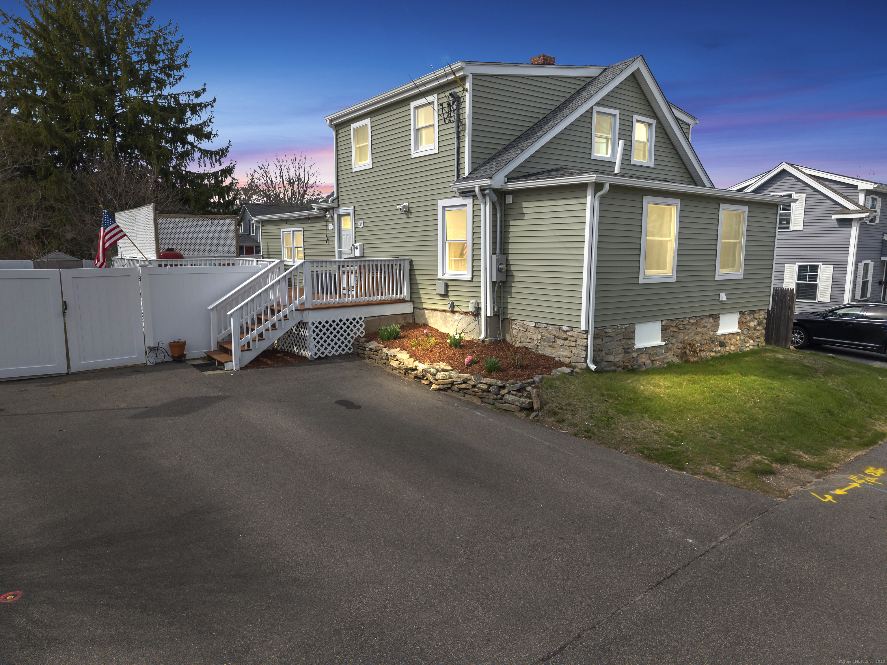 34 Downer Street, Stonington, Connecticut image 1
