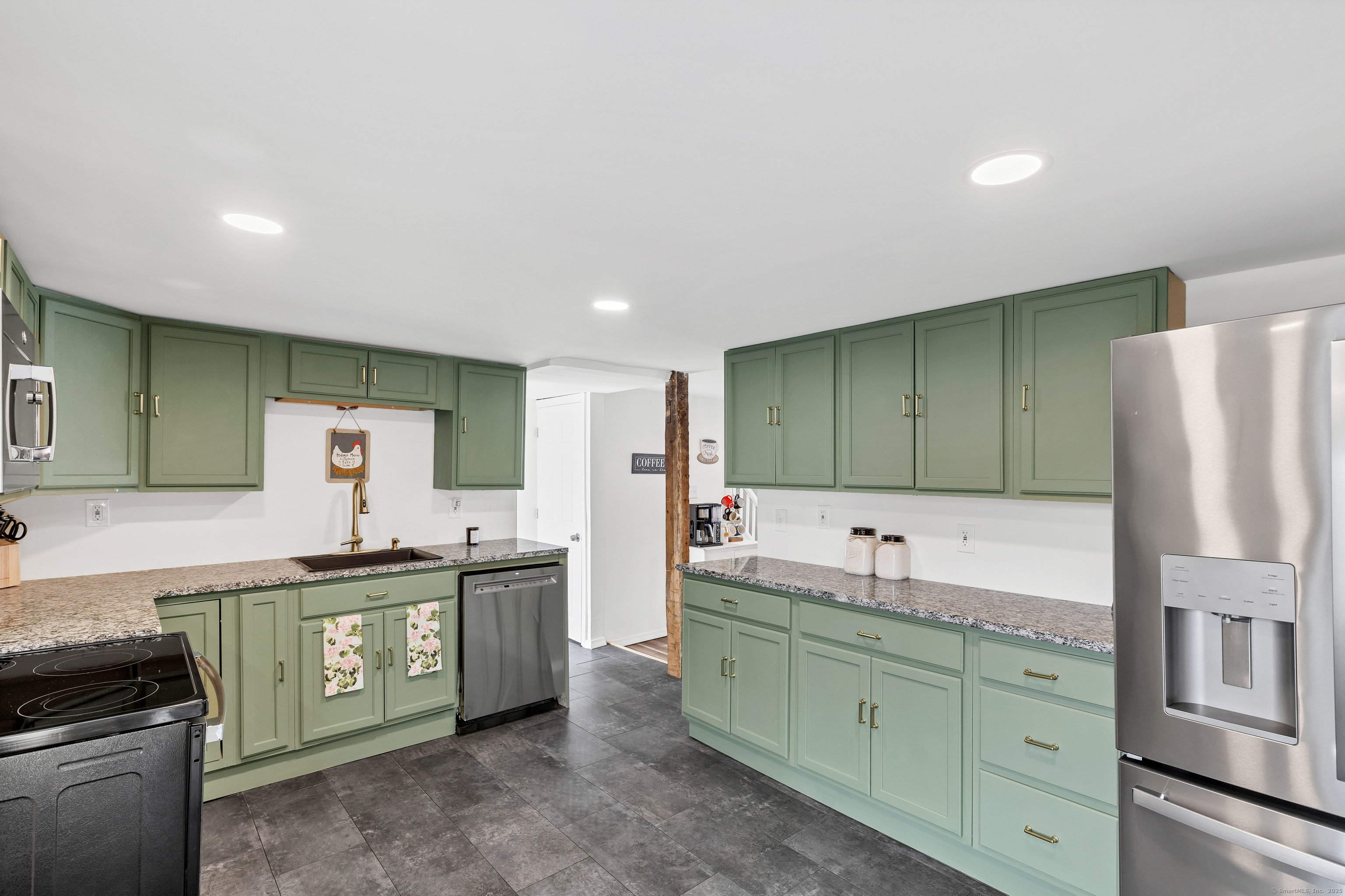 34 Downer Street, Stonington, Connecticut image 5