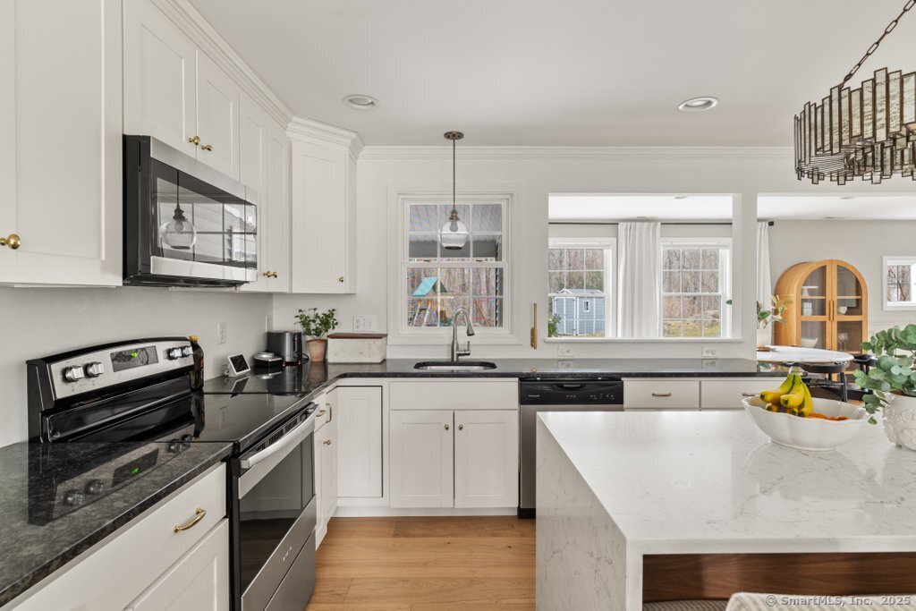 9 Arrowhead Lane, Newtown, Connecticut image 16