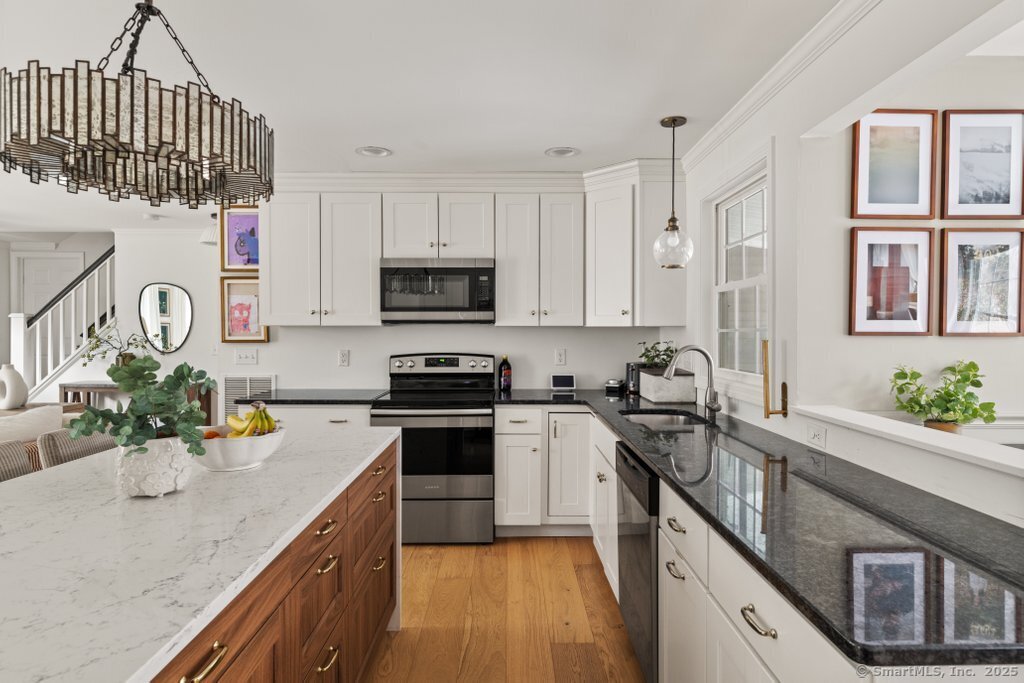 9 Arrowhead Lane, Newtown, Connecticut image 18