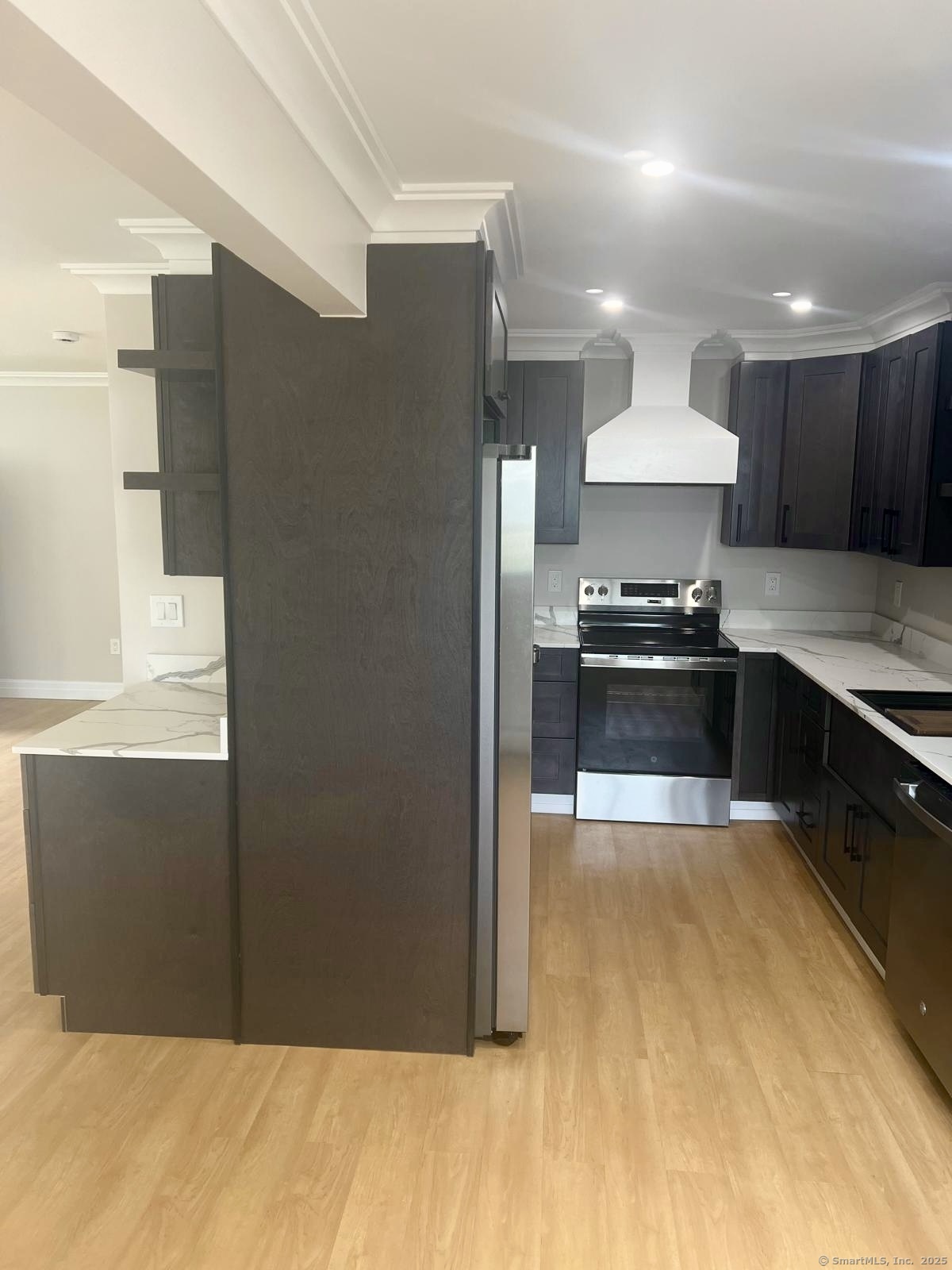 39 Hellstrom Road, East Haven, Connecticut image 9