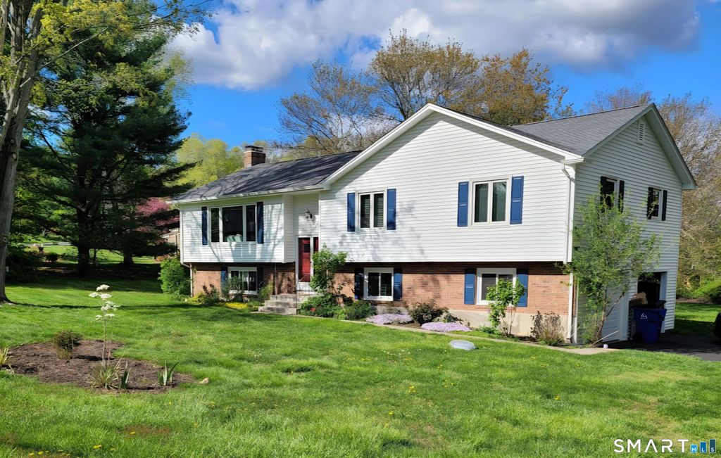 Photo of 2 Lionel Drive, Simsbury, CT 06070 (MLS # 24150201)