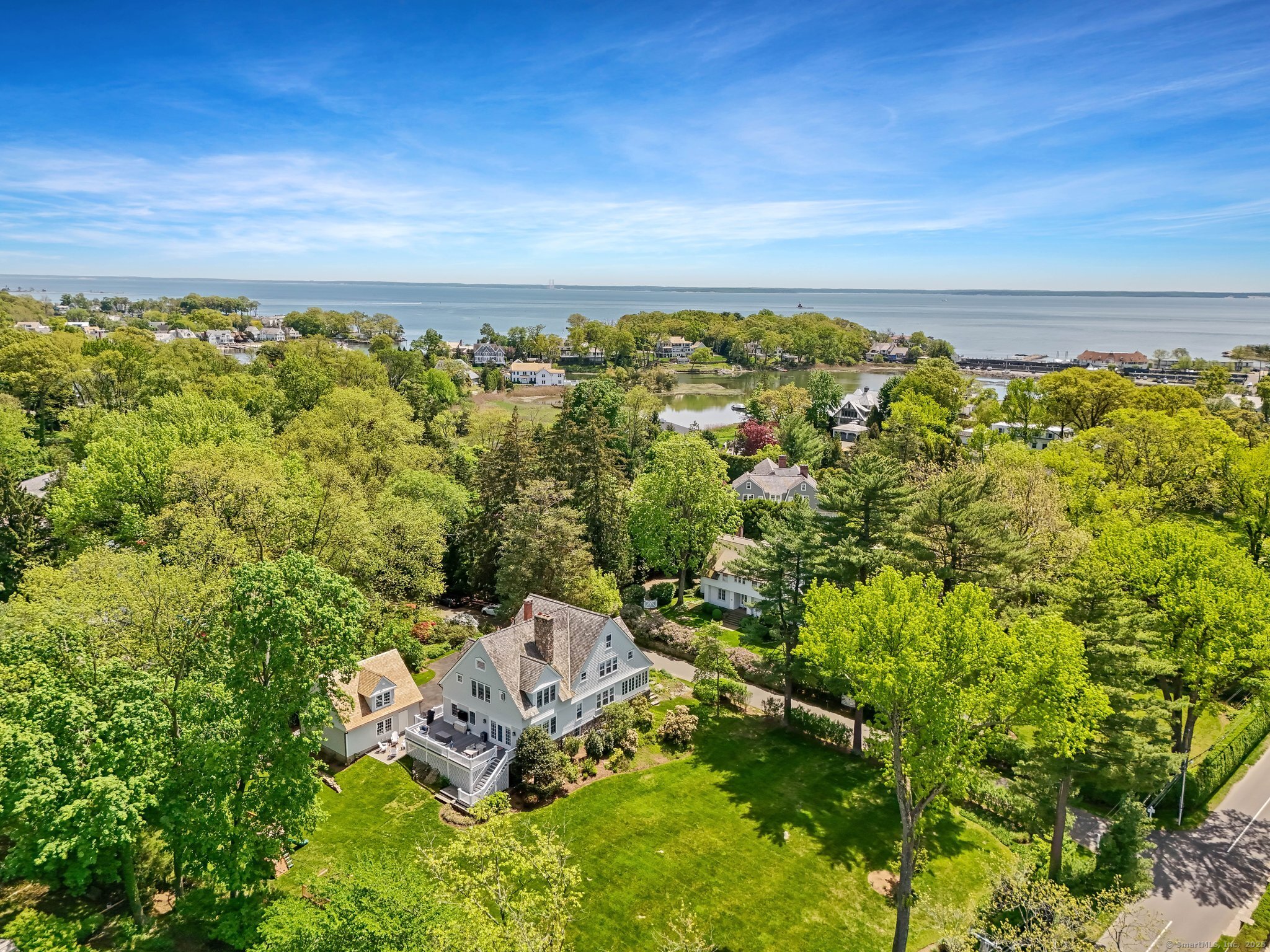 Edgehill Drive, Darien, Connecticut - 5 Bedrooms  
5 Bathrooms  
12 Rooms - 