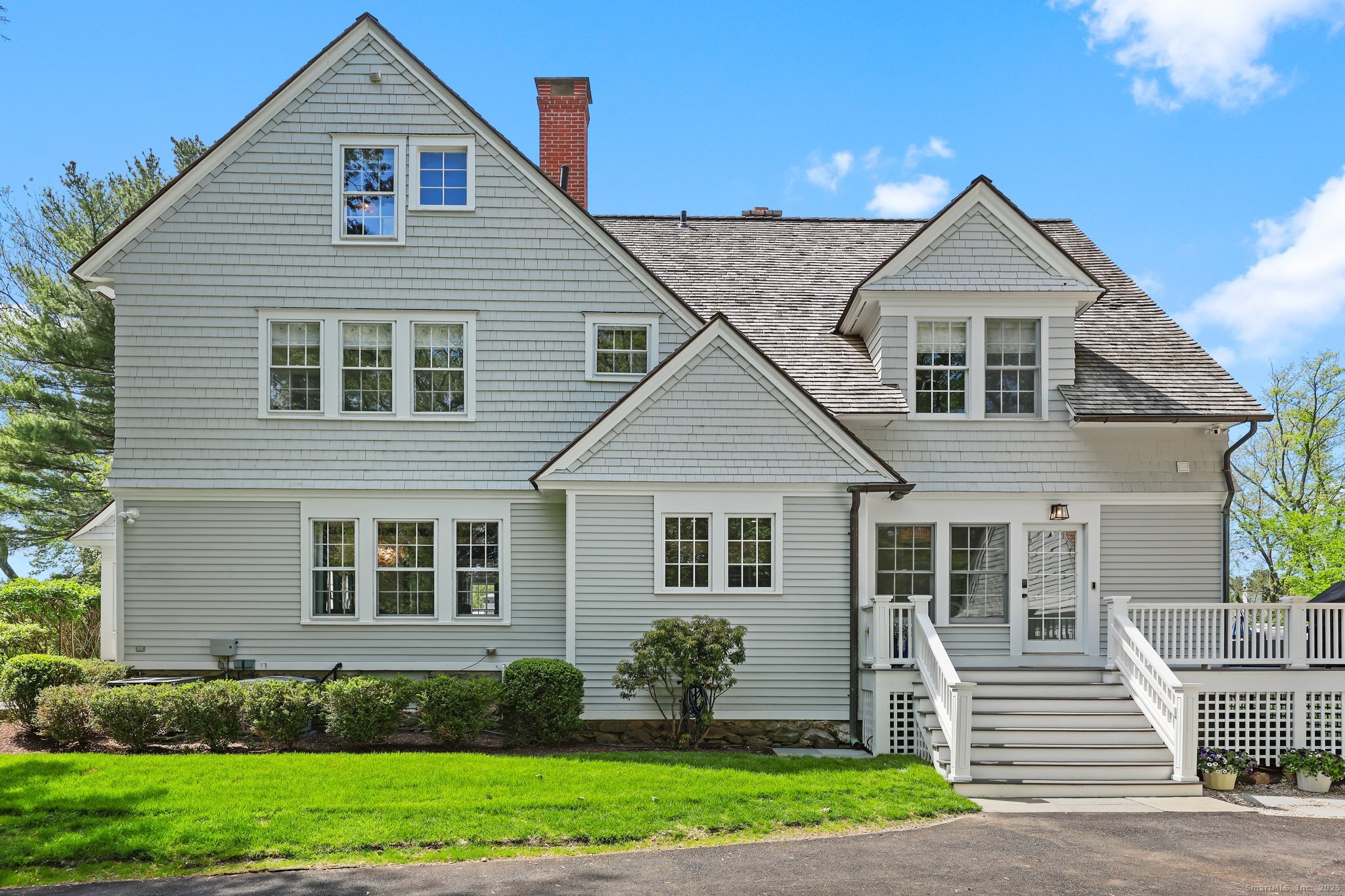 3 Edgehill Drive