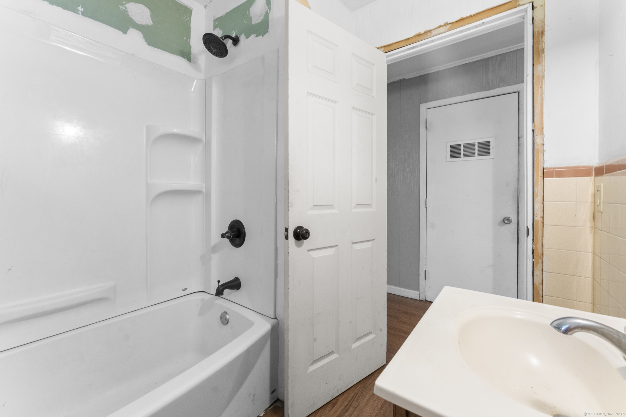 4 Meadow Road, Enfield, Connecticut image 13