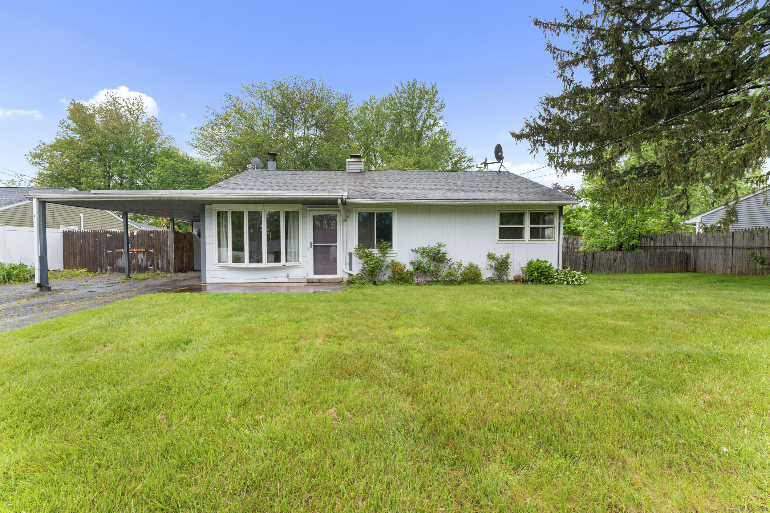 4 Meadow Road, Enfield, Connecticut image 1