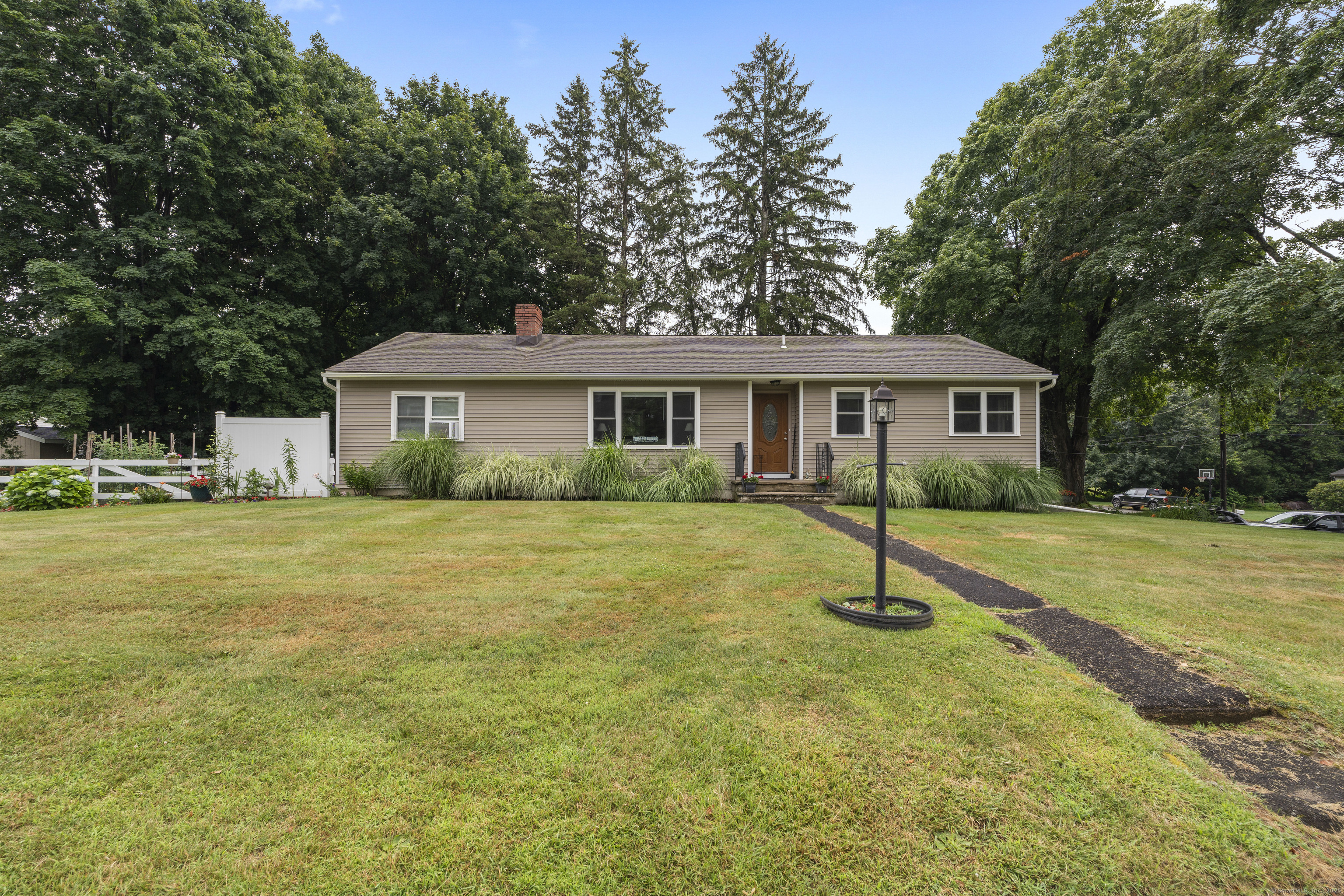 4 Sunny Acres Road