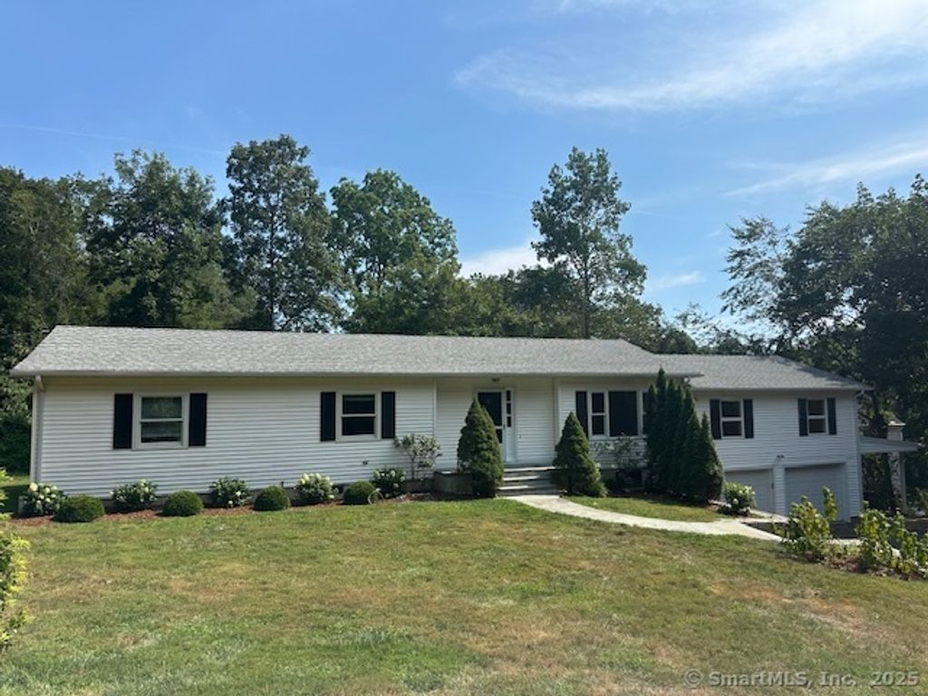 Photo of 679 New Norwalk Road, New Canaan, CT 06840 (MLS # 24119219)