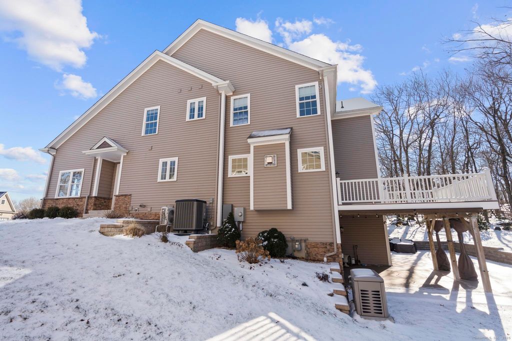 Photo of 20 Brookview Circle #20, Bristol, CT 06010 (MLS # 24143419)