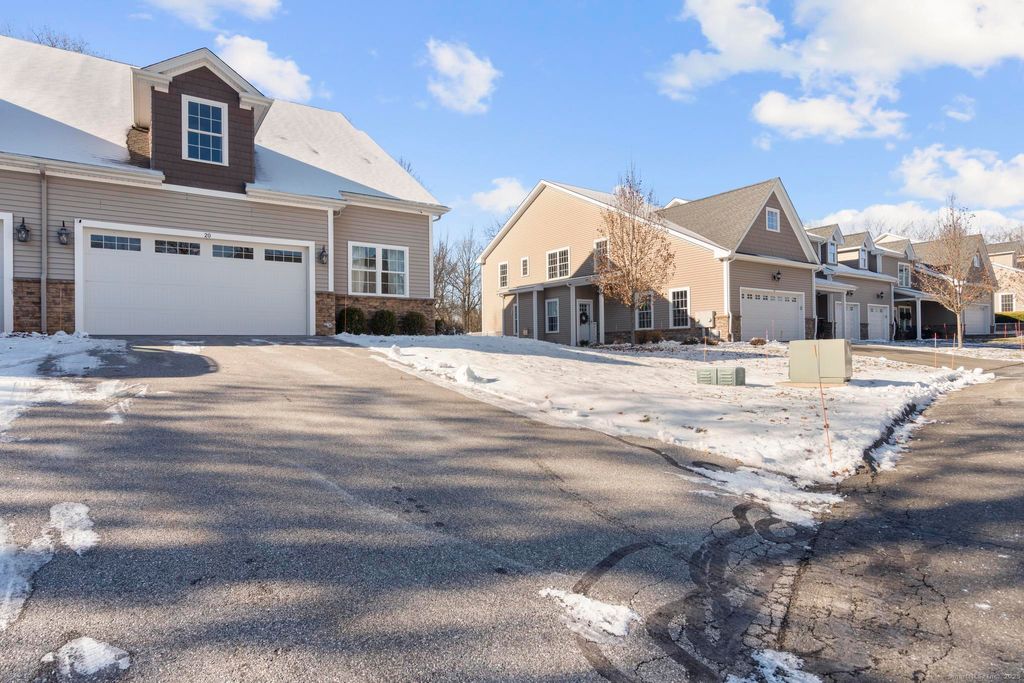 Photo of 20 Brookview Circle #20, Bristol, CT 06010 (MLS # 24143419)