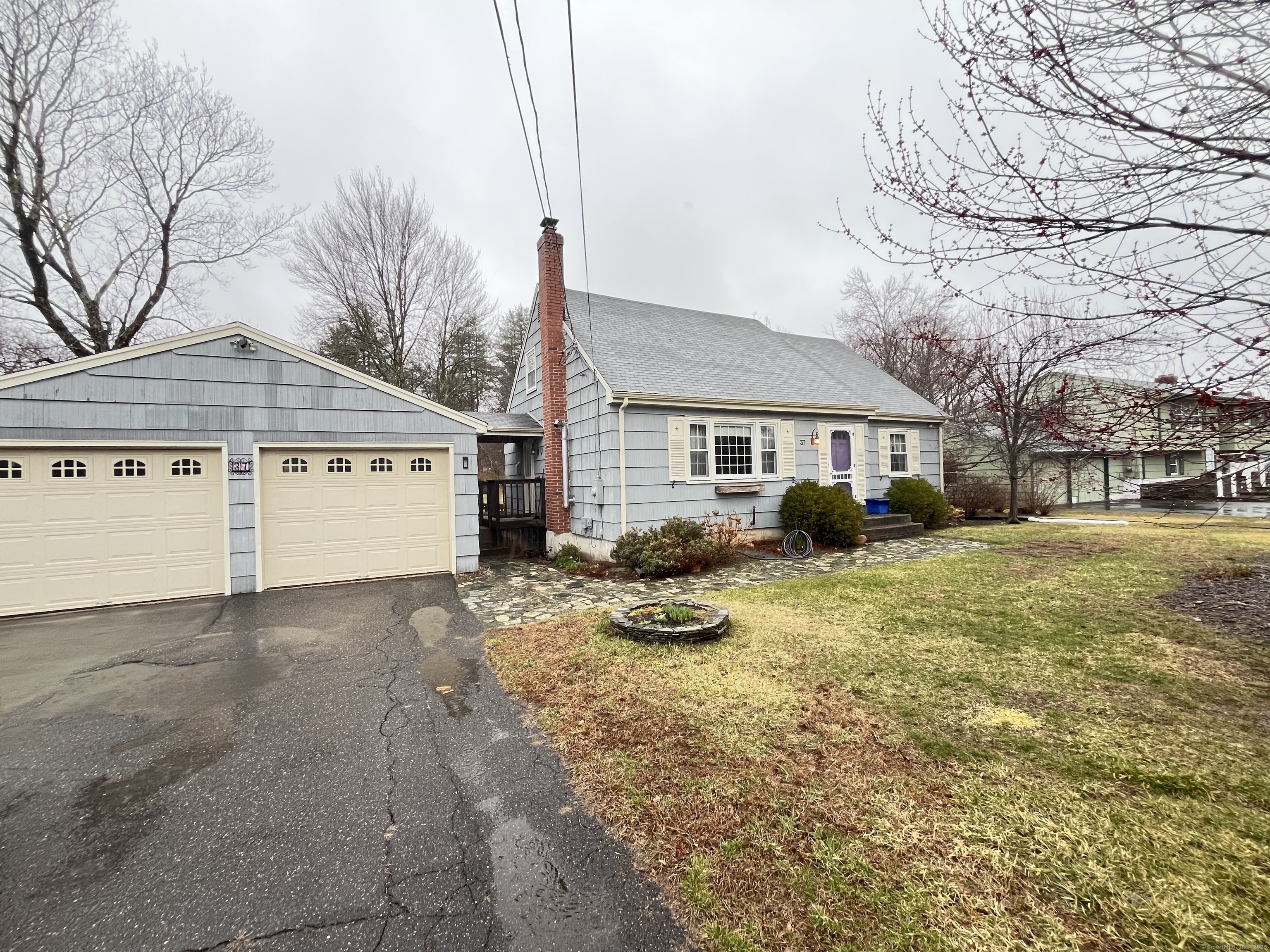 37 North Road, East Granby, Connecticut image 1